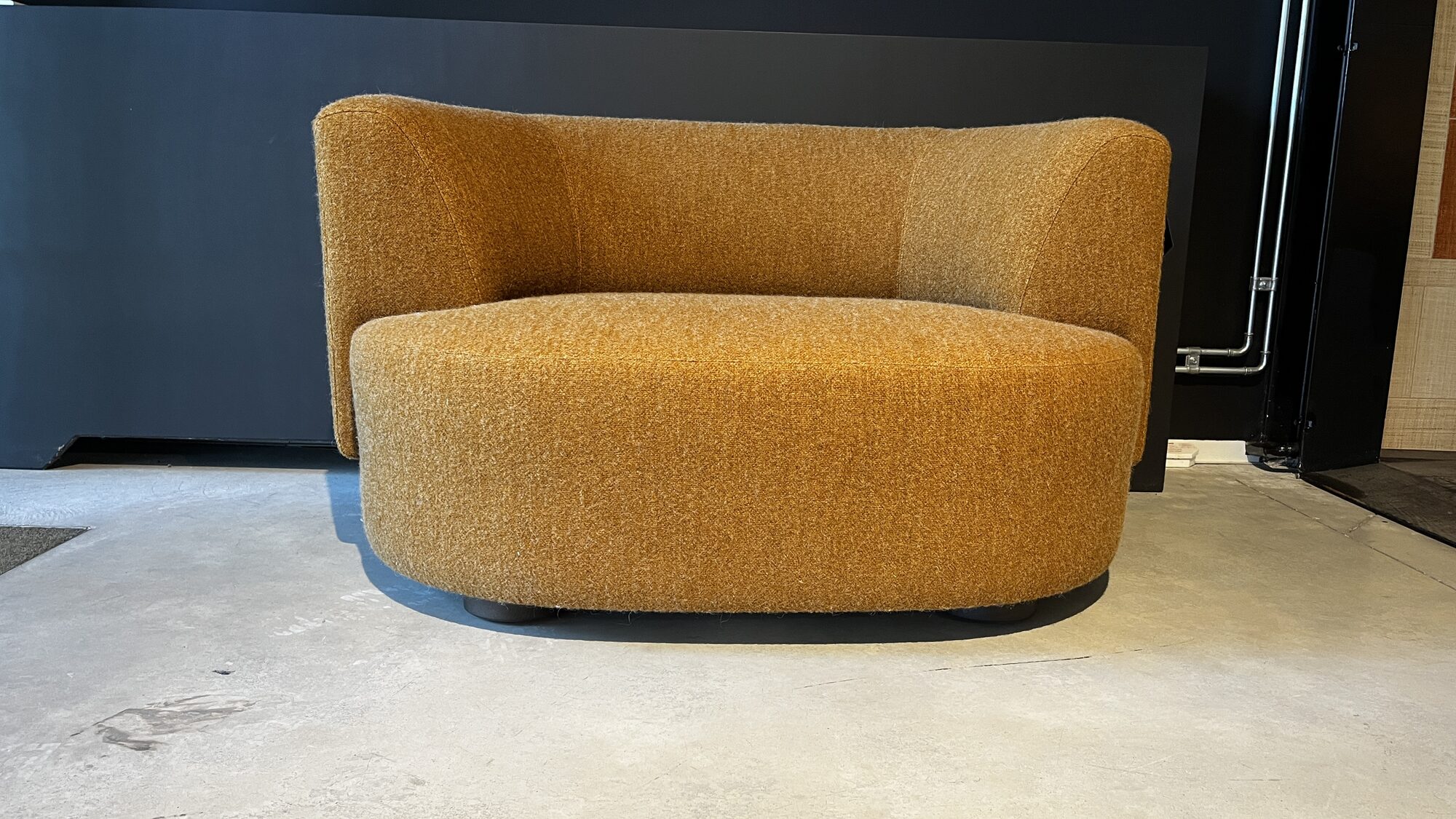 Urbana armchair in Berry/01 – Marie’s Corner ex-display at MC Circle