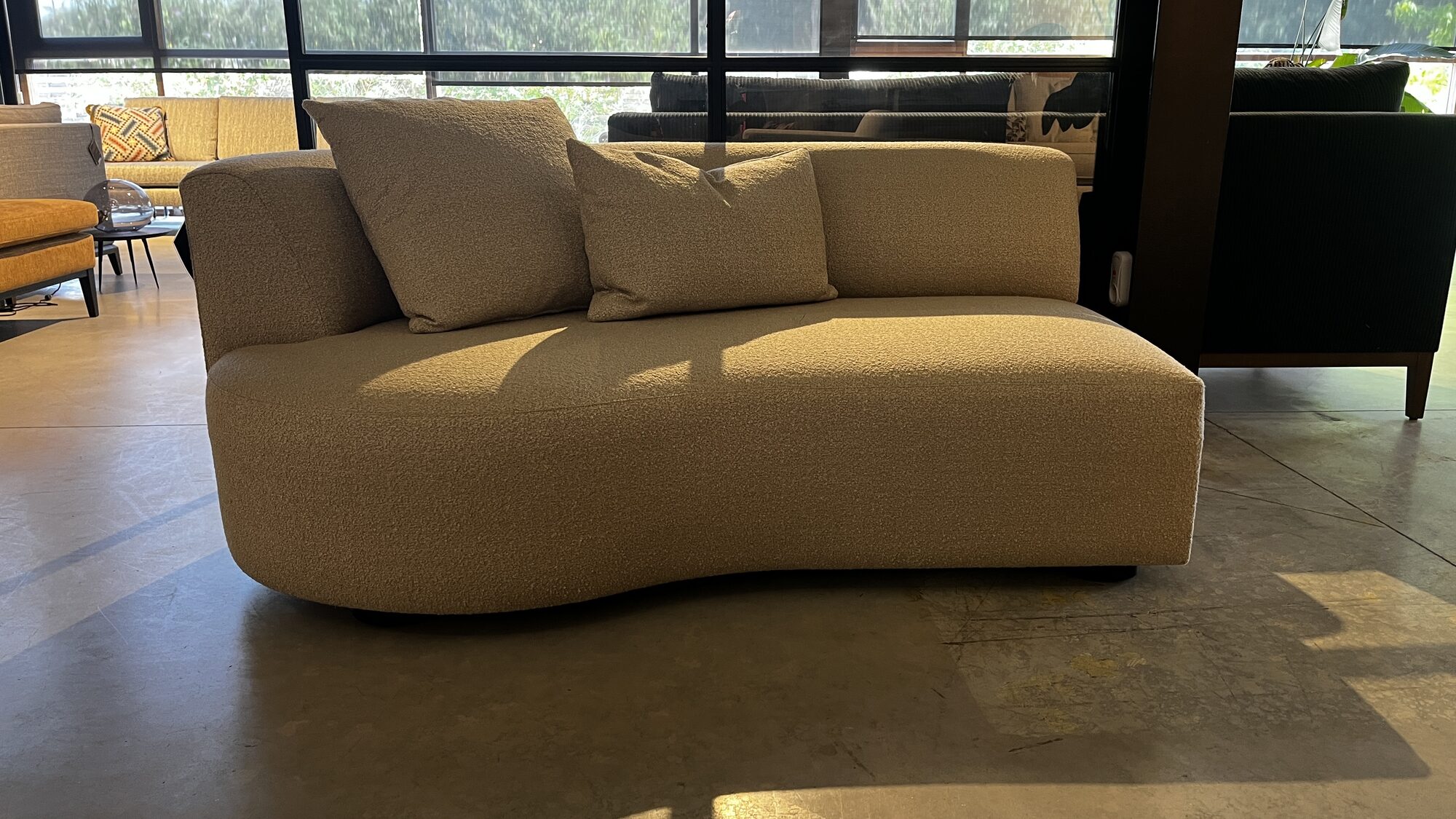 Urbana chaise longue in Ming/11 – Marie’s Corner ex-display at MC Circle