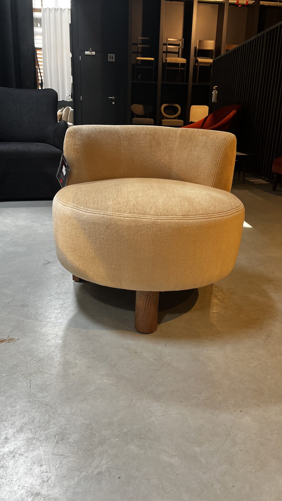 Davis armchair 64cm in Aalto/29 – Marie’s Corner ex-display at MC Circle