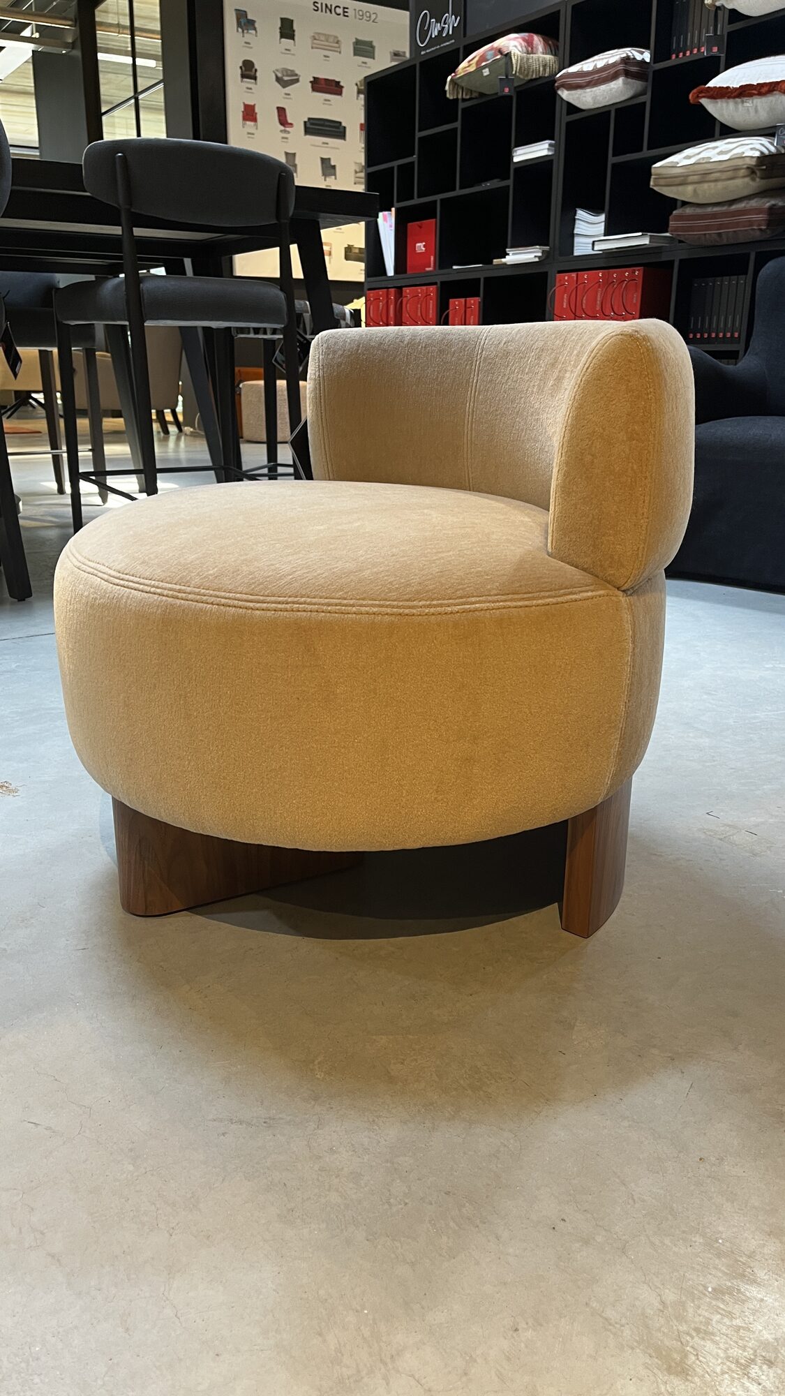 Davis armchair 64cm in Aalto/29 – Marie’s Corner ex-display at MC Circle
