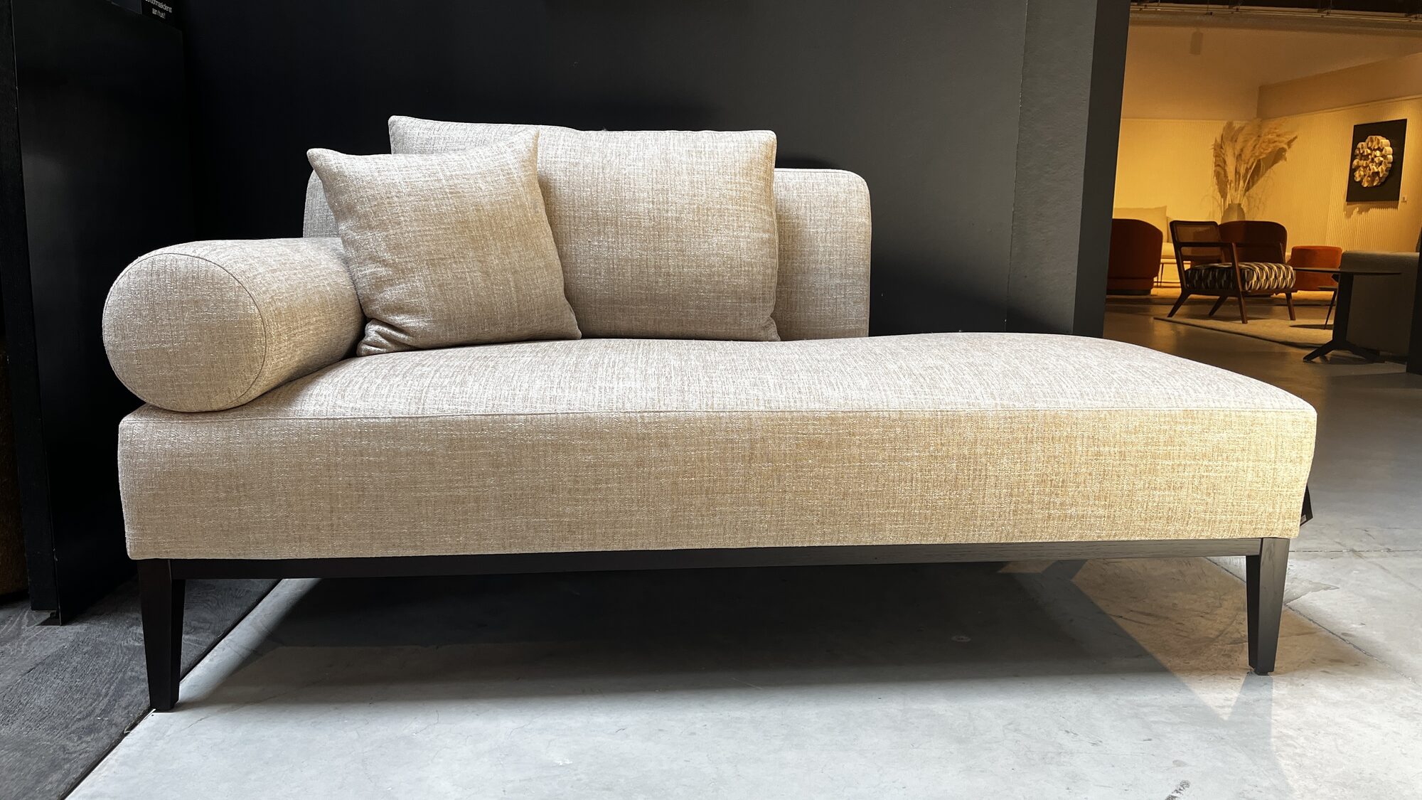 Jenkins chaise longue in Corbusier/71 – Marie’s Corner ex-display at MC Circle