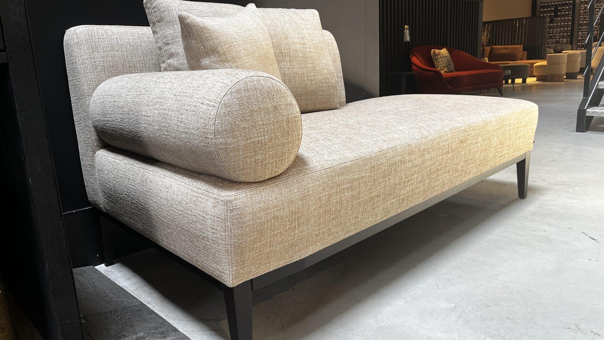 Jenkins chaise longue in Corbusier/71 – Marie’s Corner ex-display at MC Circle