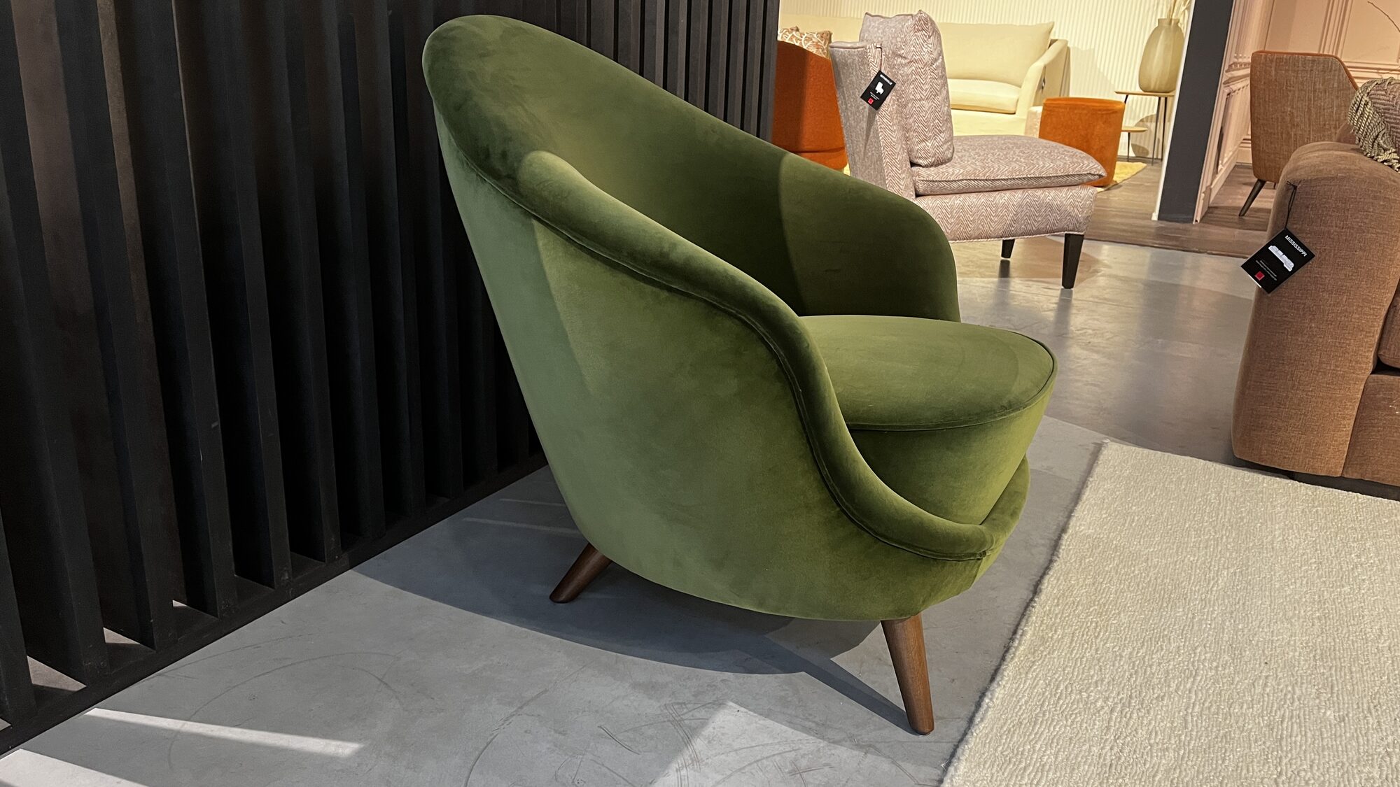 Vegas armchair in Velluti kaki – Marie’s Corner ex-display at MC Circle