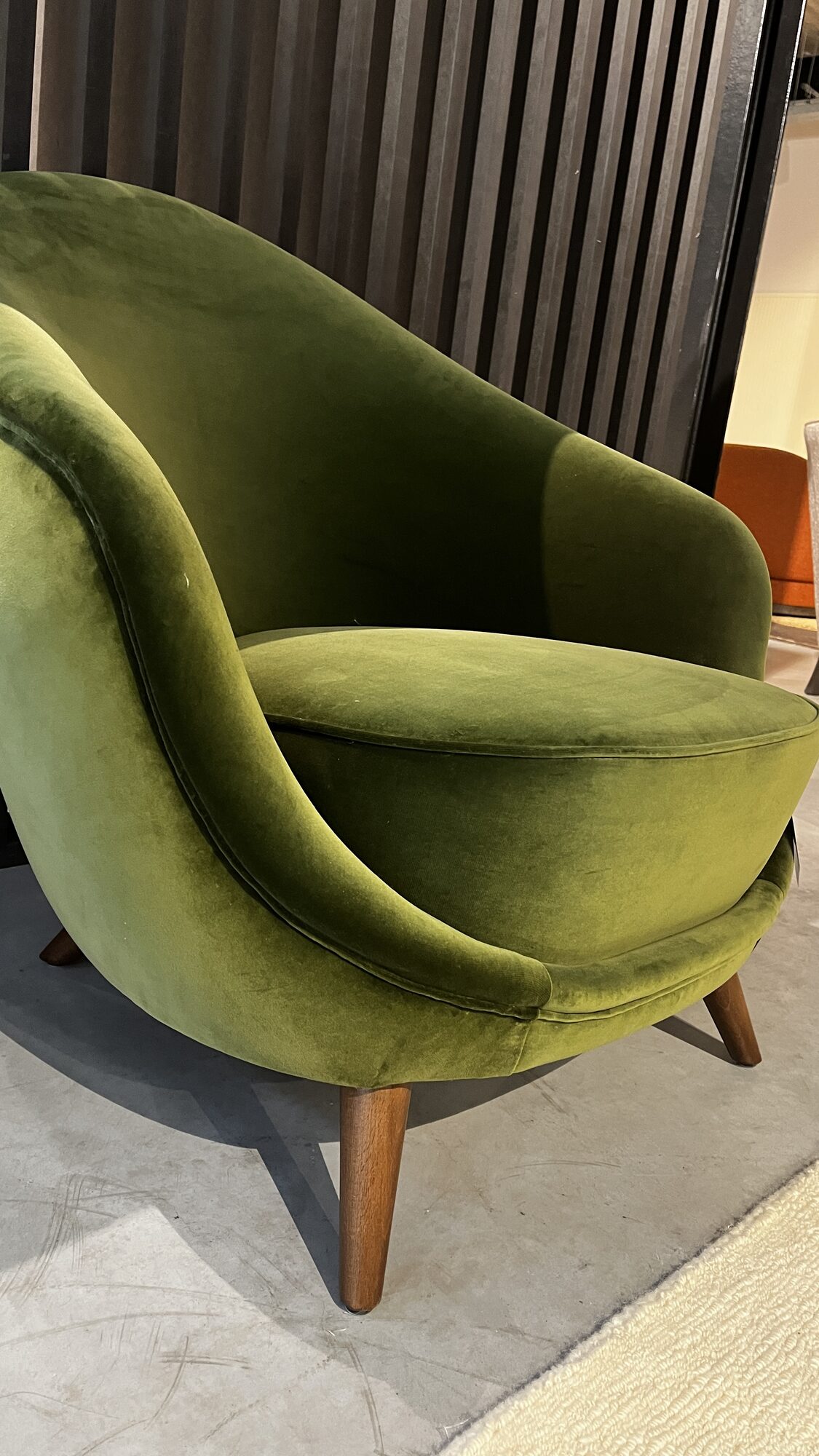 Vegas armchair in Velluti kaki – Marie’s Corner ex-display at MC Circle